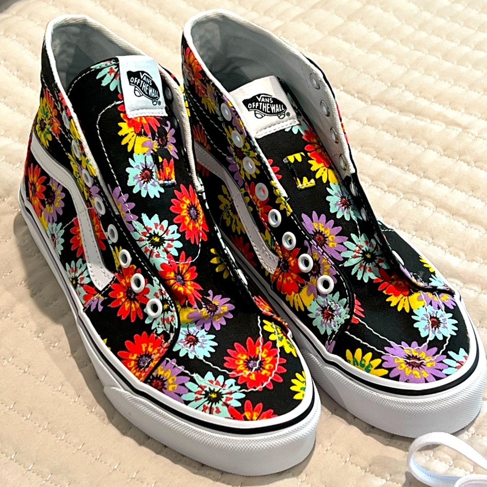 Vans Sk8 Hi Peace Floral Womens 8. New, never worn, no box.